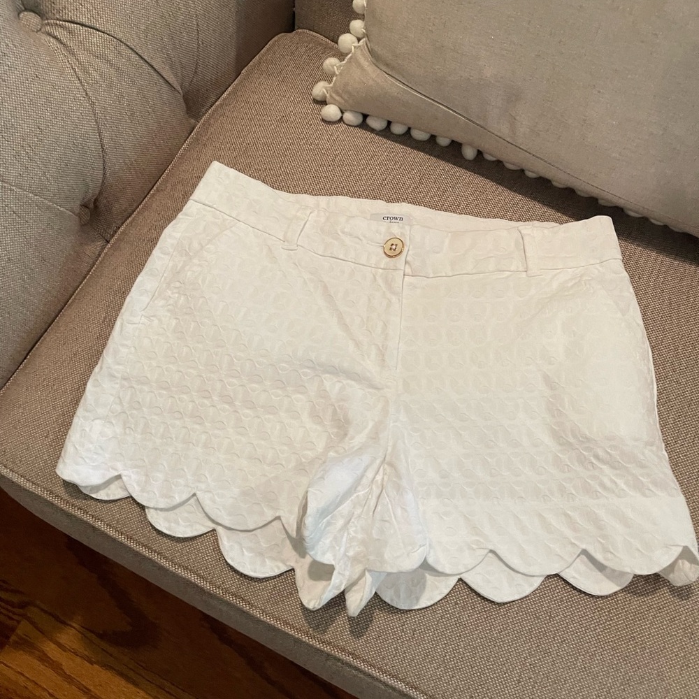 Crown & Ivy White Shorts with Scalloped Hem
